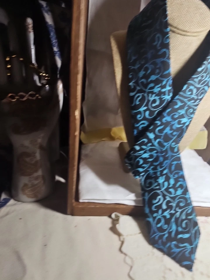 Corbata para hombre J.Ferrar hecha en Italia 100 % seda Foto 3 de 4