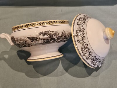 Villeroy & Boch Audun Ferme Round Covered Footed Vegetable Bowl