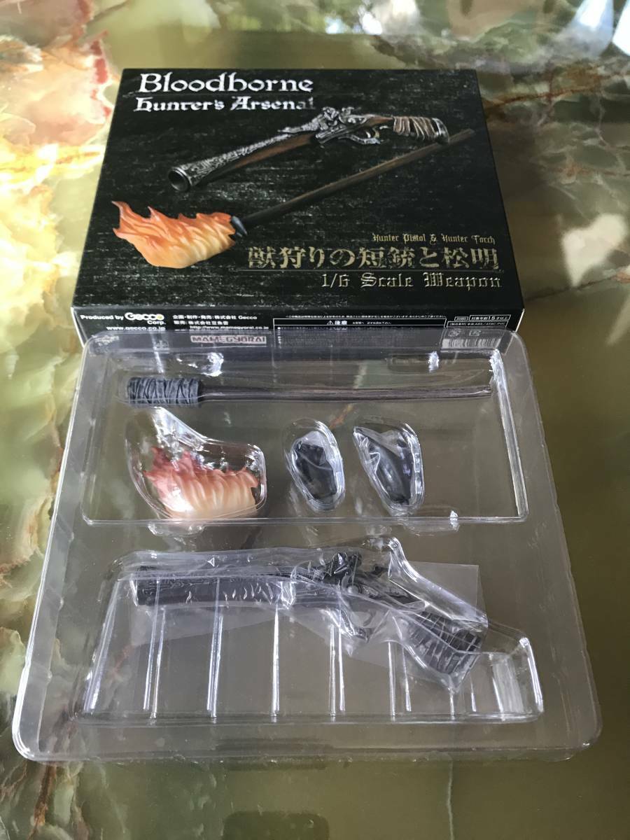 Bloodborne Hunter's Arsenal Pistol & Torch 1/6 Weapon Figure GECCO
