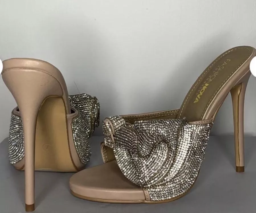 NWOT Super Cute Fashion Nova Silver Rhinestone Bow sandal Heels