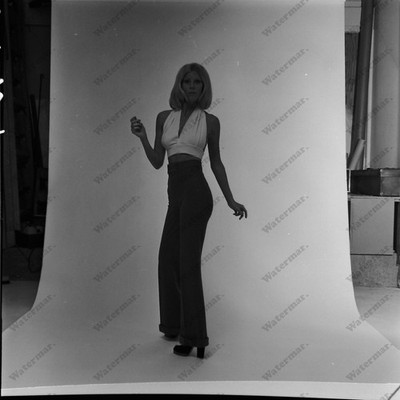  pretty pinup woman curvy glamour model  vintage 2'' Negative V5d6