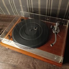 Micro DD-8 direct drive Turntable in Very Good Condition.