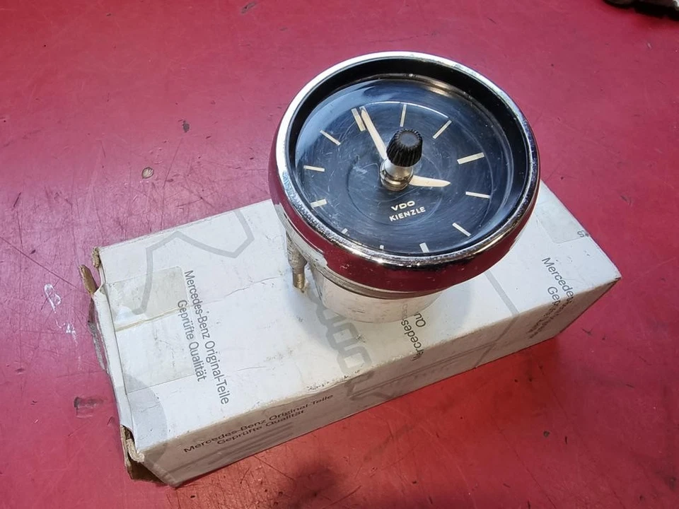 Uhr Quarz VDO Mercedes W108 W109 W114 W115 /8 0005420711 - Bild 2 von 4