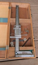 Mitutoyo Height Gage 520-152 Precision Machinist Tool In Wood Case