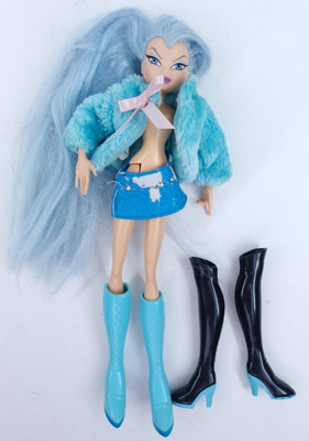 Winx Club Icy Doll With Clothing 2 pairs of Boots