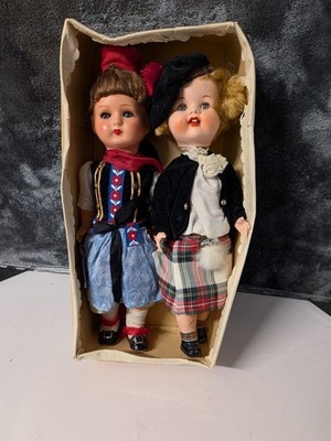 Vintage Folk Doll Pair in Original Box   Traditional European Costumes