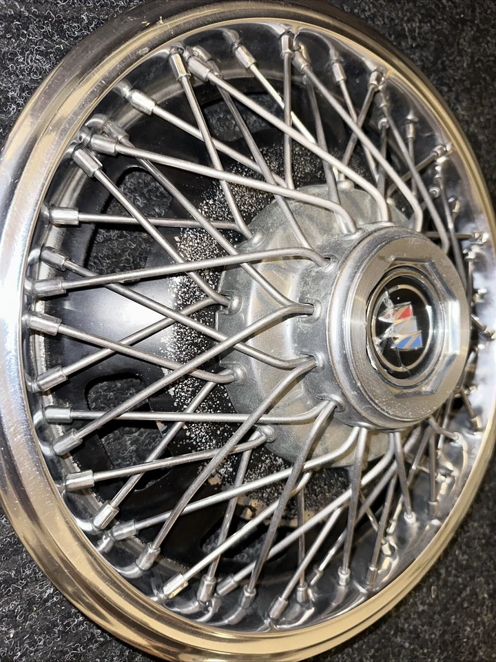 Tapacubos de radios de rueda Buick Wire 1984 NOS Skylark, Skyhawk, cubierta de rueda Century Foto 3 de 4