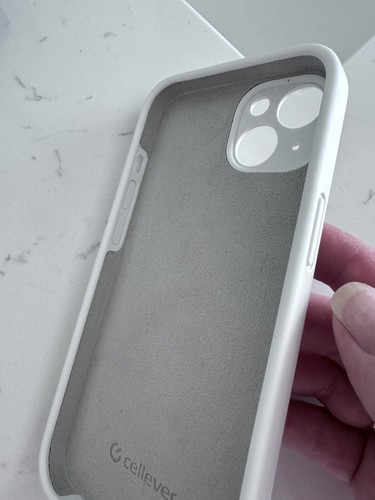 CellEver Ultra Durable Silicone for iPhone 13 White - Zdjęcie 4 z 5