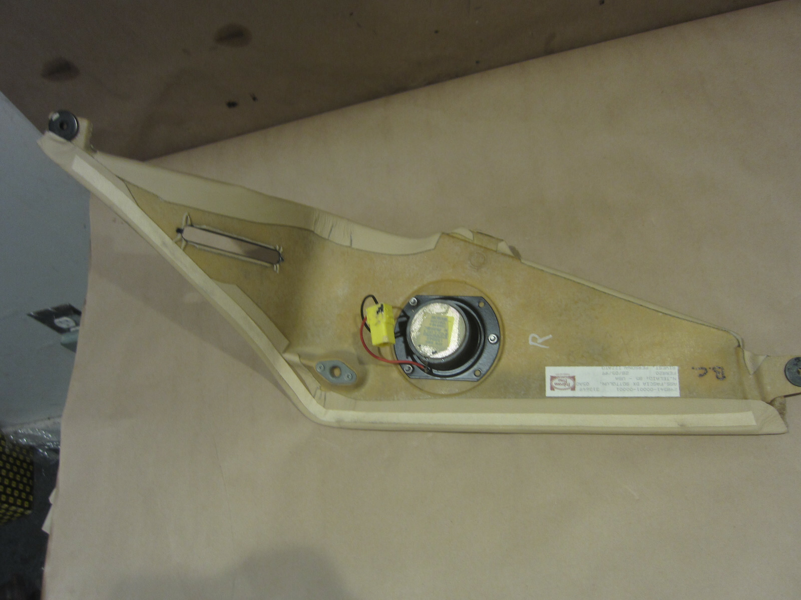 Ferrari 456 MGT/MGTA - RH Rear Side Panel With Speaker - Cream - P/N 65618500