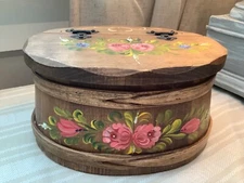 Vintage Tole Painted Wooden Primitive SHAKER Pantry Hinged Storage Box. C5
