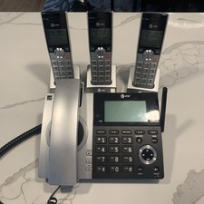 AT T SpeakerPhone And 3 Cordless Phone Landlines With Caller Id CL84307 Base