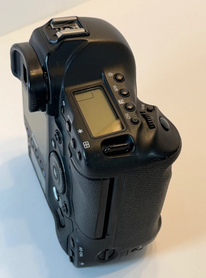 Cámara digital Canon EOS 1D X 18,1 MP SLR y baterías (solo cuerpo) Foto 4 de 4