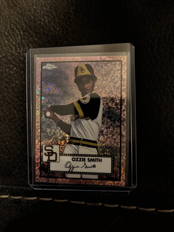 2021 Topps Chrome Ozzie Smith Pink Mini Diamond Refractor 515 Padres 16/75