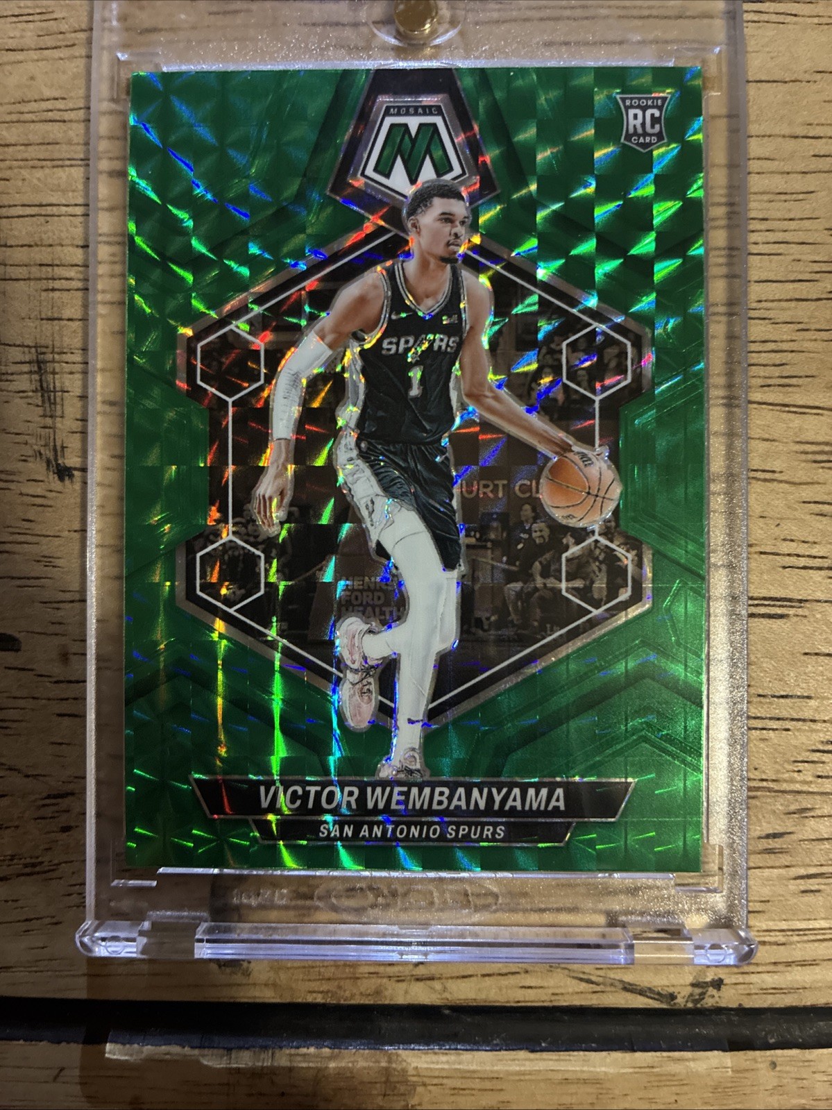 2023-24 Panini Mosaic - Rookies Victor Wembanyama #238 Green Mosaic Prizm (RC)
