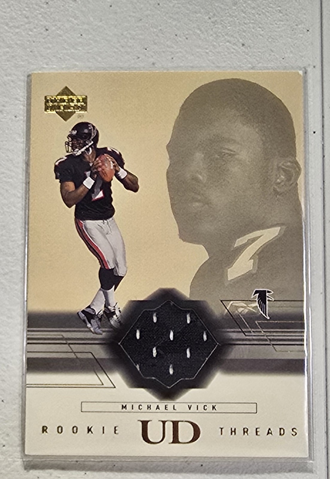 Michael Vick Upper Deck Rookie Threads #RTMV Base