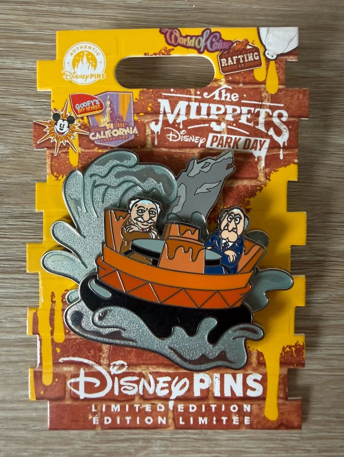 Disney Parks Limited Edition Glitter Muppets Park Day Disneyland/DCA Pin