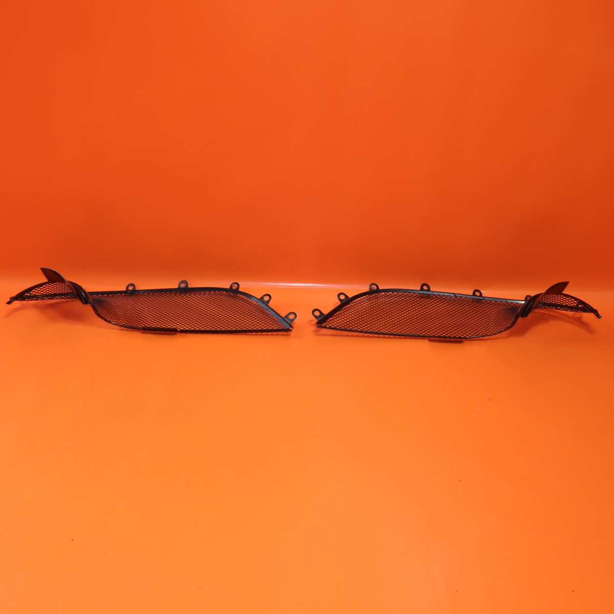 FERRARI 458 REAR GRILLE UPPER LEFT RIGHT 2010 2011 2012 2013 2014 2015 84093500