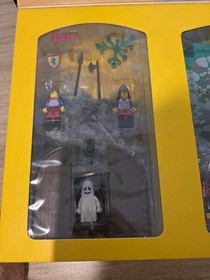 LEGO King's Mountain Fortress 6081 NEW Comes With Custom Acrylic Case