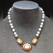 White Beaded Retro Gold Tone Enameled Floral Classic Statement Necklace