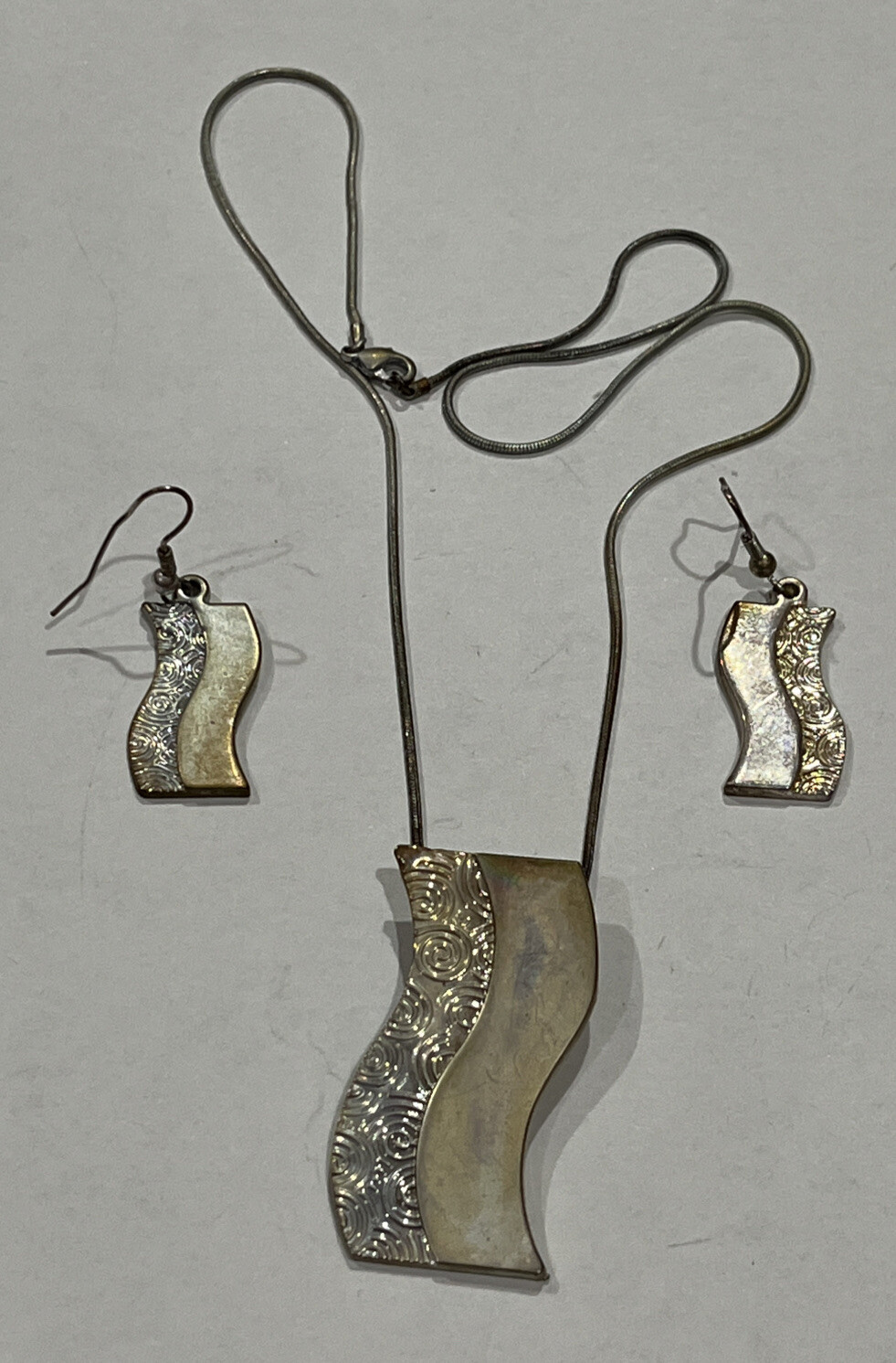 Silver Tone Rectangular Floating Pendant Necklace… - image 2