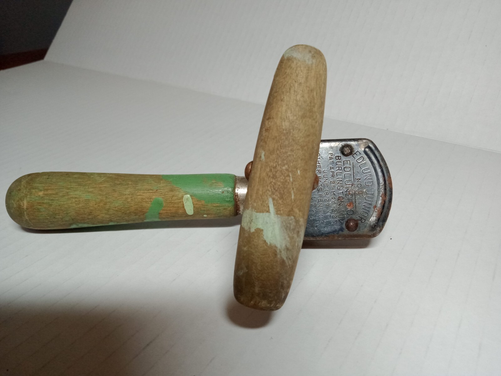 Vintage Can Opener Edlund No. 5 Junior Wood Handle (Has Wear)-image