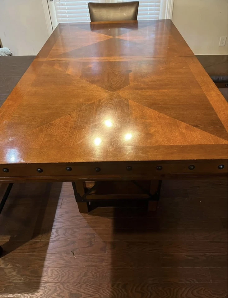 Conjunto de sala de jantar Red Hook pecan 5 peças altura balcão - Imagem 3 de 4