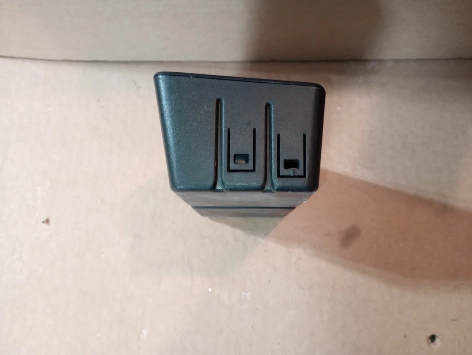 CHEVY GMC SUBURBAN TAHOE YUKON SILVERADO SIERRA CONSOLA CENTRAL PORTAVASOS 07-14 Foto 3 de 4