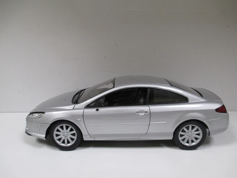 PEUGEOT 407 Coupé V6 Gris Argent Métal Silver Grey de 2006 WELLY WE12562 au 1/18 - Photo 3/4