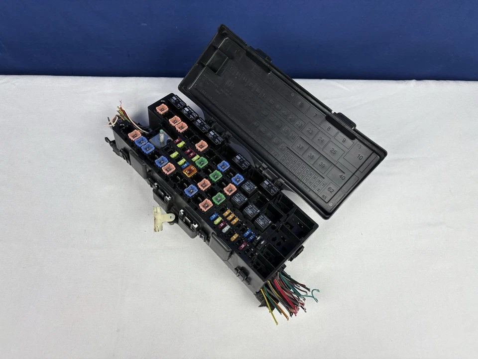2009 2010 FORD PICKUP F150 10 RAPTOR Engine Fuse Box 4.6L 5.4L OEM - Image 3 of 4