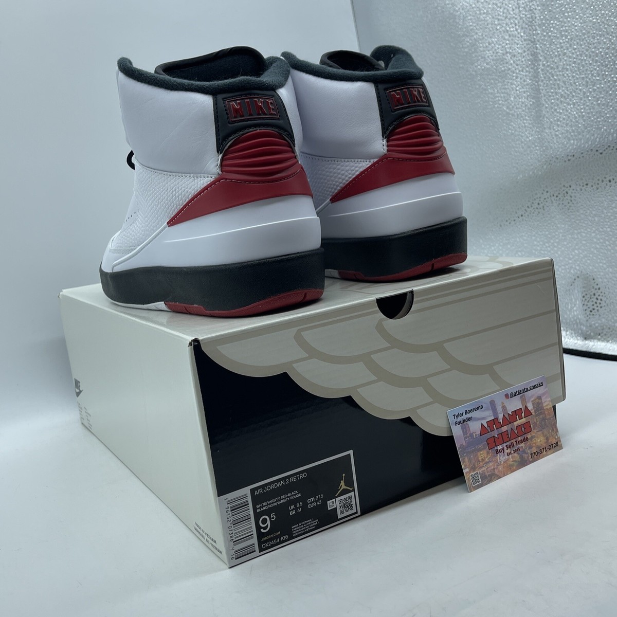 Size 9.5 - Jordan 2 Retro Mid Chicago White Red Black