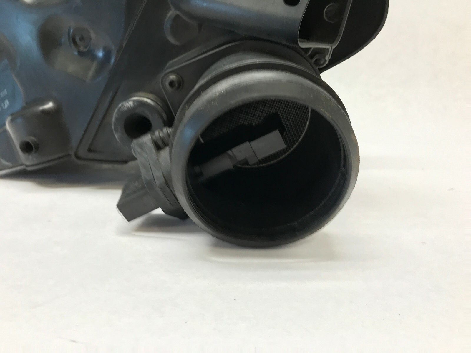 06-12 BENTLEY CONTINENTAL FLYING SPUR AIR INTAKE LEFT LH 6.0 W12 FILTER HOUSING