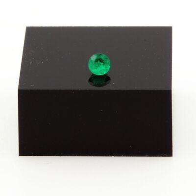 Steine und Mineralien. Smaragd. 0,10 ct. Muzo, Kolumbien.