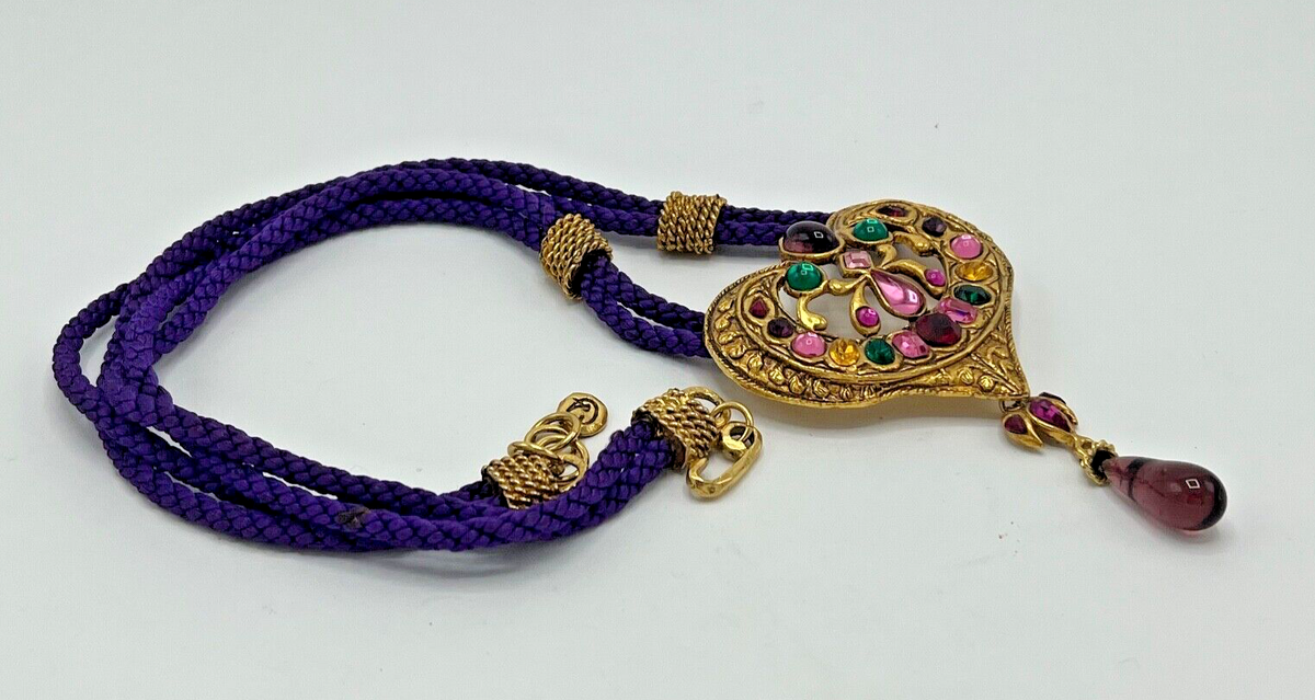 Christian Lacroix 小物入れ 紫 金 CHRISTIAN LACROIX Multicolored Gold Heart Pendent Statement