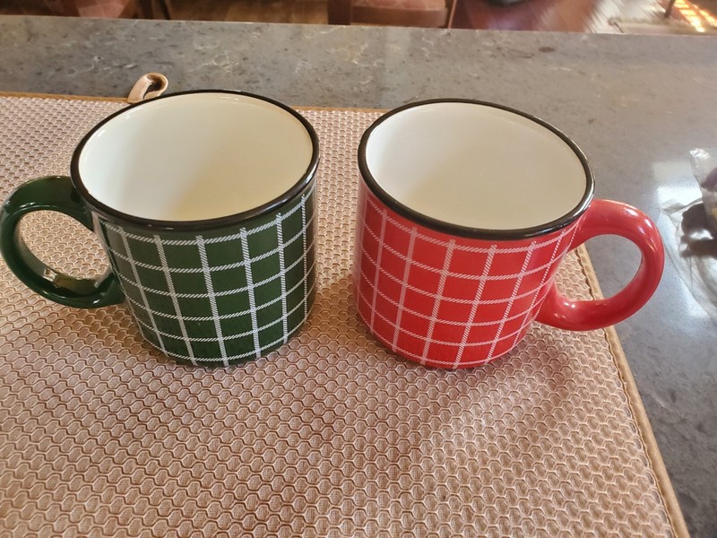 Hallmark Red and Green Plaid Christmas Mug Set 2021 Coffee Tea New