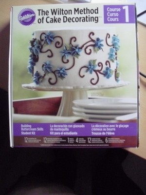 The Wilton Method of Cake Decorating Course 1 Buttercreme Skills Kit 47 Artikel