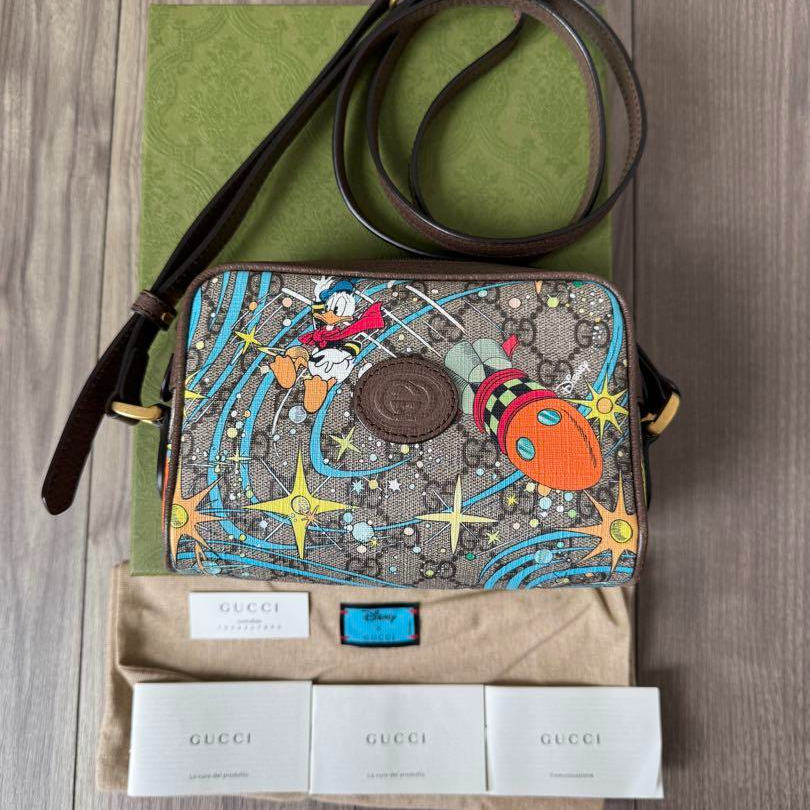 GUCCI ディズニーコラボ　ドナルド　ショルダーバック GUCCI Shoulder Bag Disney Collabo 648124 GG Supreme Ebony Donald