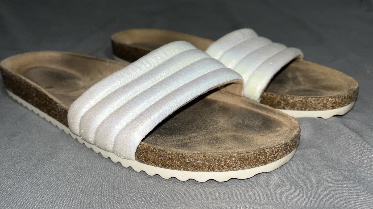 Cat and Jack Girls sandals white slip on Shoes Size 2 Rubber Bottoms