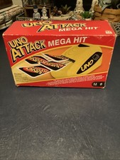 Mattel Games UNO Attack Mega Hit gioco di carte con lanciatore di azioni casuali COMPLETO