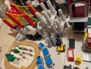 Fisher-Price GeoTrax Large Lot Train Set Cars Buildings Tracks Accessories