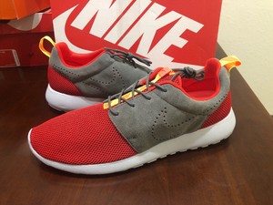 red roshe run men