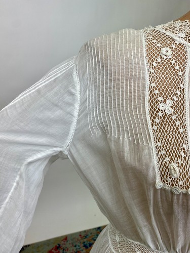 Antique Edwardian White Cotton Summer Dress w/ Floral Crochet Lace Stitch Pleats - Picture 4 of 19