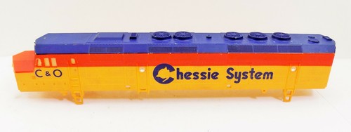 HO SCALE / CHESSIE SYSTEM / C&O / DIESEL Locomotive / Shell / PARTS / LONG BODY