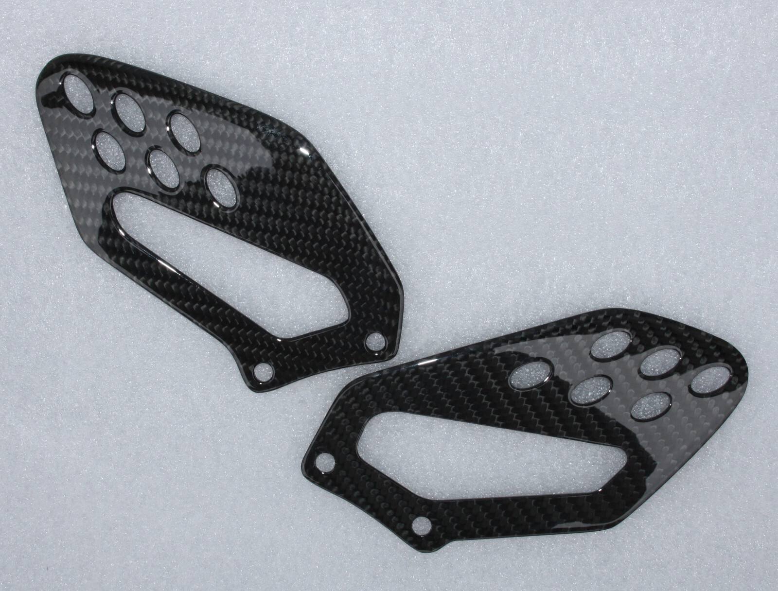 Platines heel plates BMW S1000RR 2009-2018 carbone protection repose-pied
