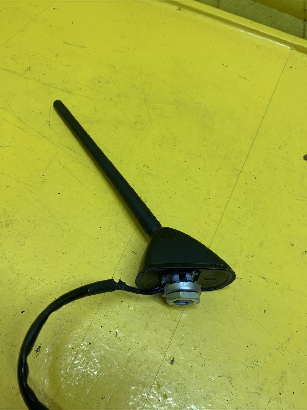 2009 2010 2011 2012 2013 SUBARU FORESTER Radio Roof Antenna Assembly