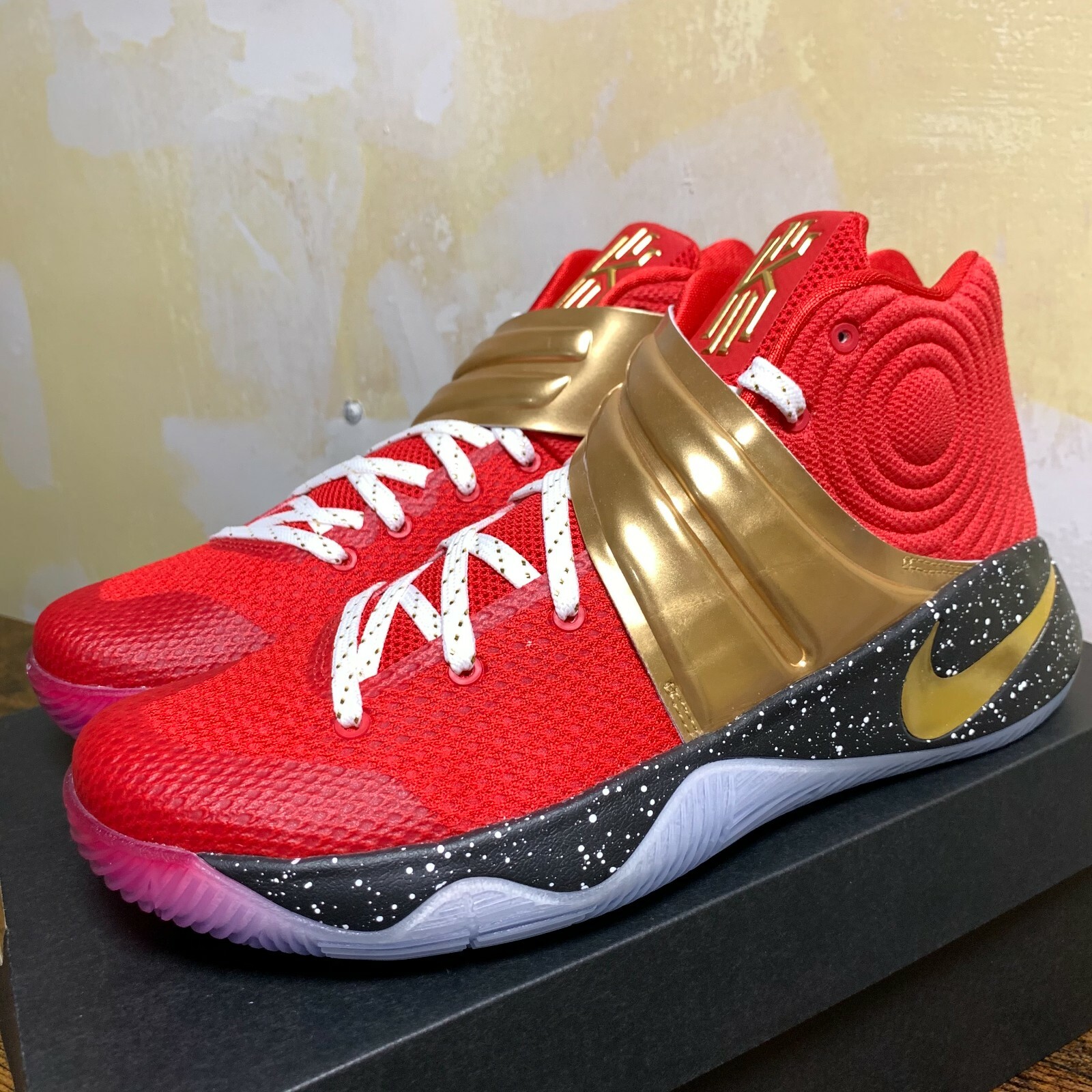 Nike Kyrie 2 ID Size 8.5 Red Gold Black 
