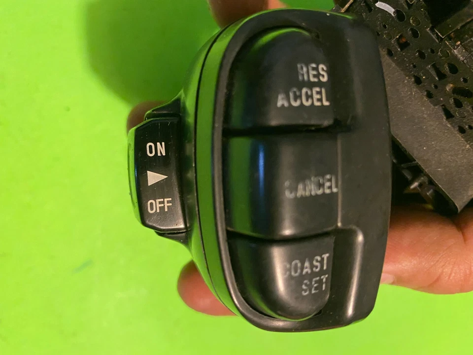 2001-2002 NISSAN QUEST ACCEL SET RESET & AUDIO CONTROL SWITCH OEM  - Изображение 2 из 4