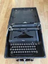Vintage 1941 Royal Companion Typewriter w Case - Serial Number CD-235560 thumbnail