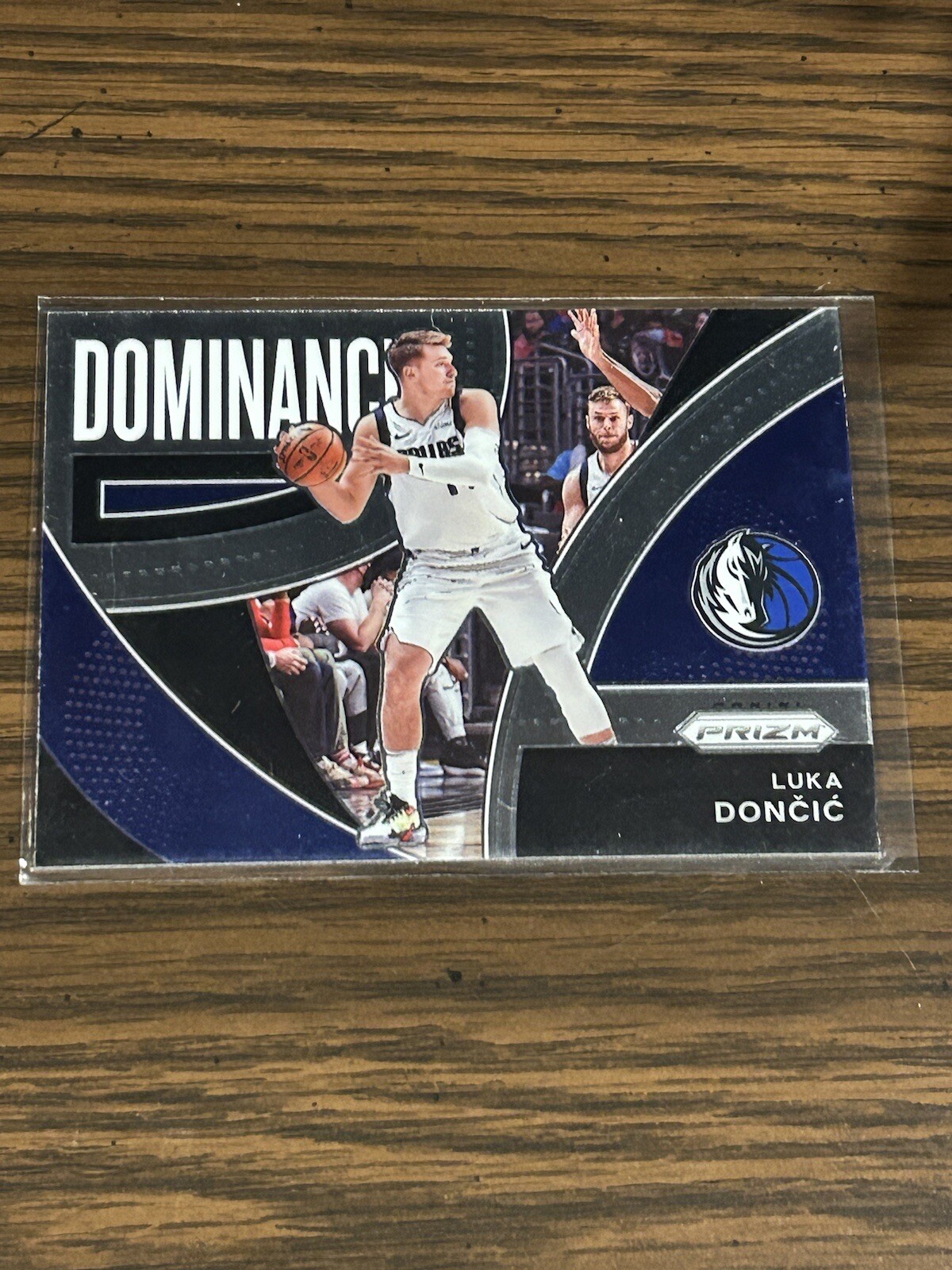 2021-22 Panini Prizm Dominance Insert #10 Luka Doncic Dallas Mavericks