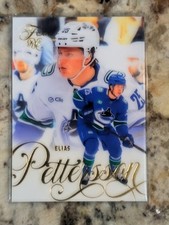 25-26 Flair - Elias Pettersson Rookie Card #162. rookie card picture