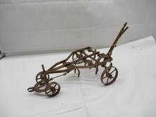 Metall Figur Modell „Pferdepflug Anhänger mit 9 Schar“ – 26x17,5 cm – Beweglich